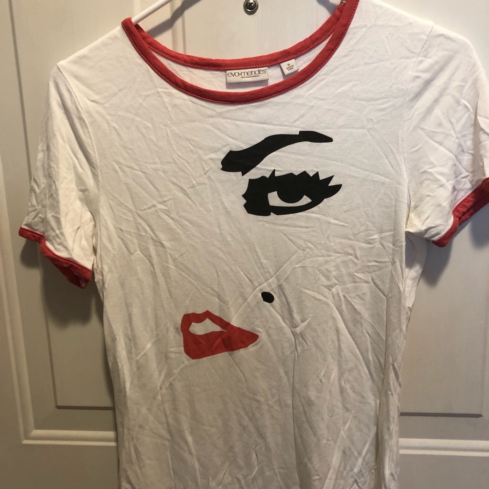 This is a fun T-shirt  size small. Super soft